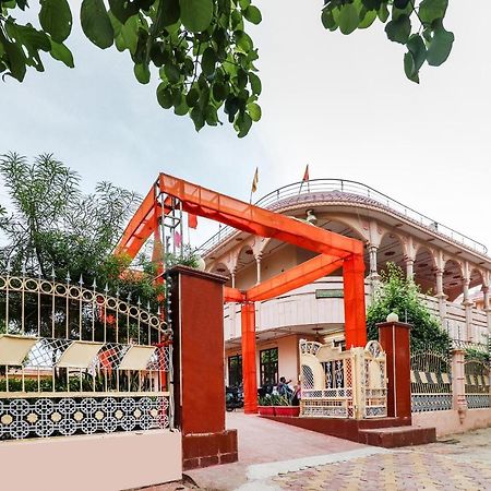 Spot On 60838 Shri Giriraj Dham Hotel Govardhan Екстериор снимка