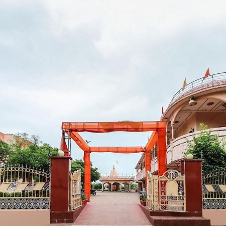 Spot On 60838 Shri Giriraj Dham Hotel Govardhan Екстериор снимка