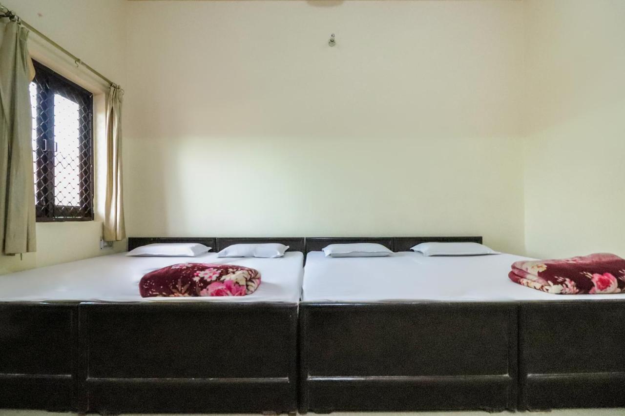 Spot On 60838 Shri Giriraj Dham Hotel Govardhan Екстериор снимка
