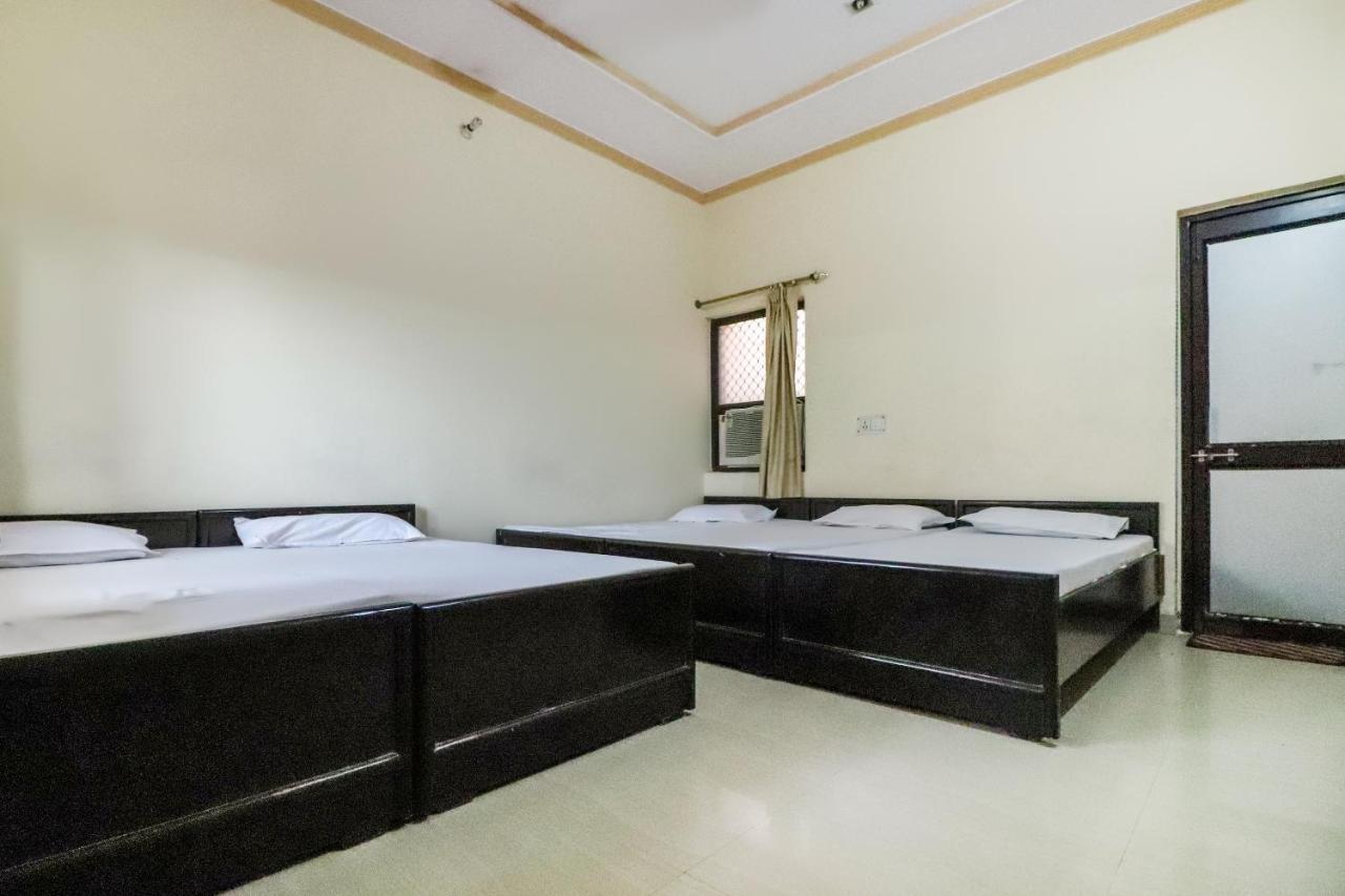 Spot On 60838 Shri Giriraj Dham Hotel Govardhan Екстериор снимка