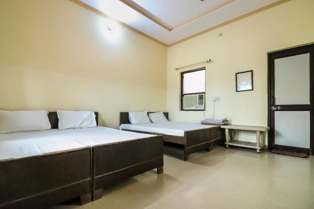 Spot On 60838 Shri Giriraj Dham Hotel Govardhan Екстериор снимка