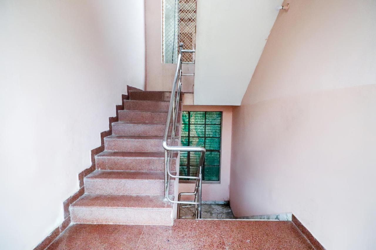 Spot On 60838 Shri Giriraj Dham Hotel Govardhan Екстериор снимка