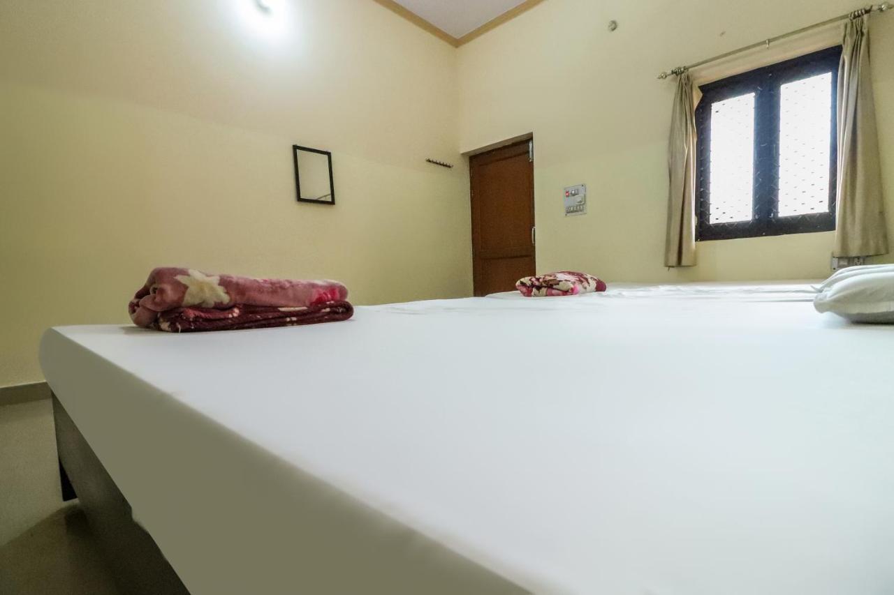 Spot On 60838 Shri Giriraj Dham Hotel Govardhan Екстериор снимка