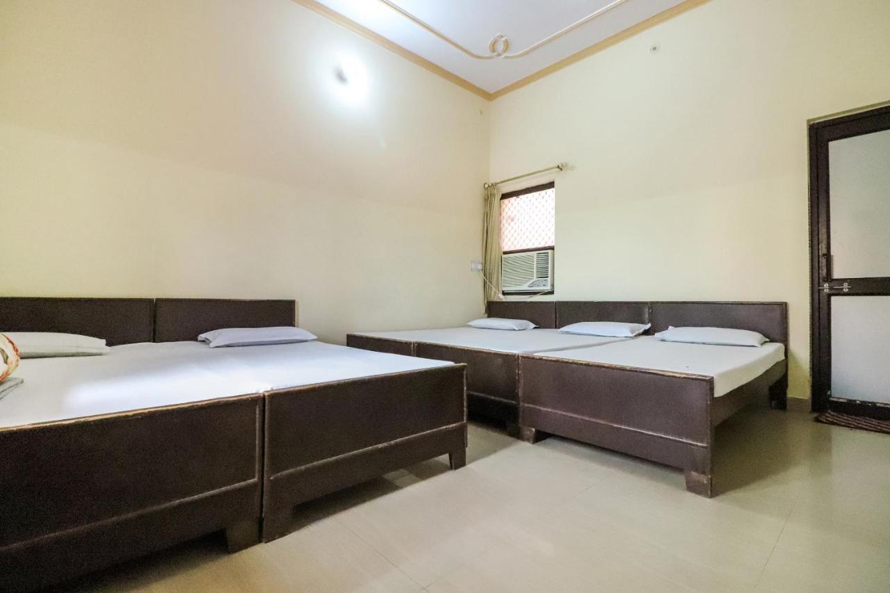 Spot On 60838 Shri Giriraj Dham Hotel Govardhan Екстериор снимка